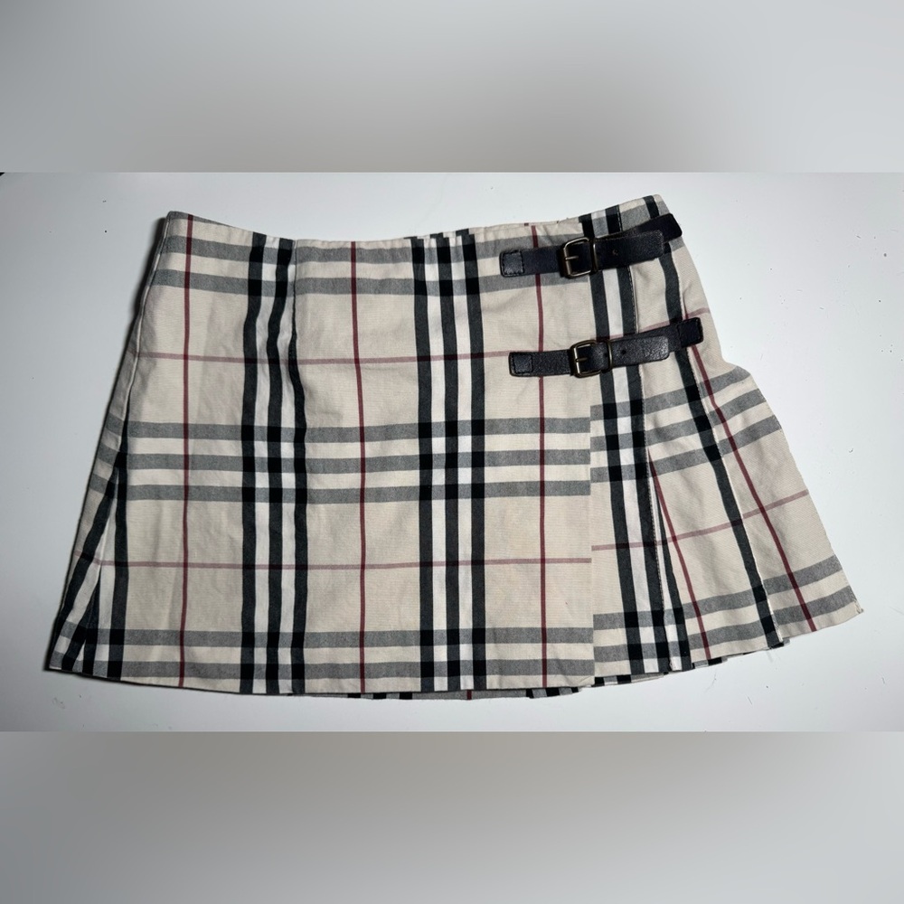 vintage burberry skirt - never worn bought it 2 years ago it was so to small - Picture 1 of 4